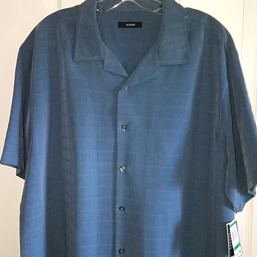 New! Mens M Blue Shirt